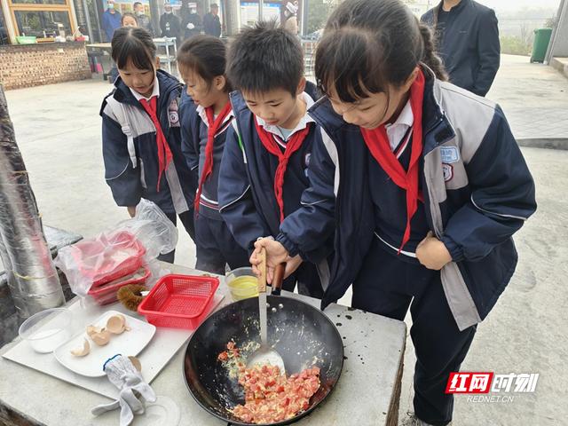 探寻湖湘文化|近千名师生赴湘潭县碧泉村研学 探寻湖湘文化|近千名师生赴湘潭县碧泉村研学