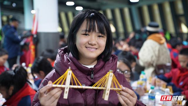 湖南张家界：跟着“村长”探秘张家界大峡谷 精准研学启新程