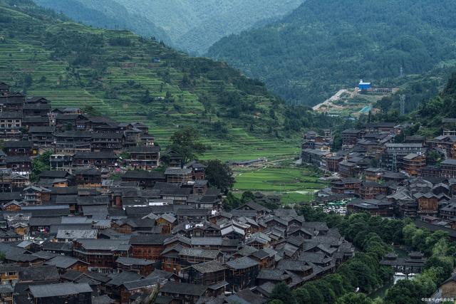 黔山秀水研学热 寓教于游开眼界