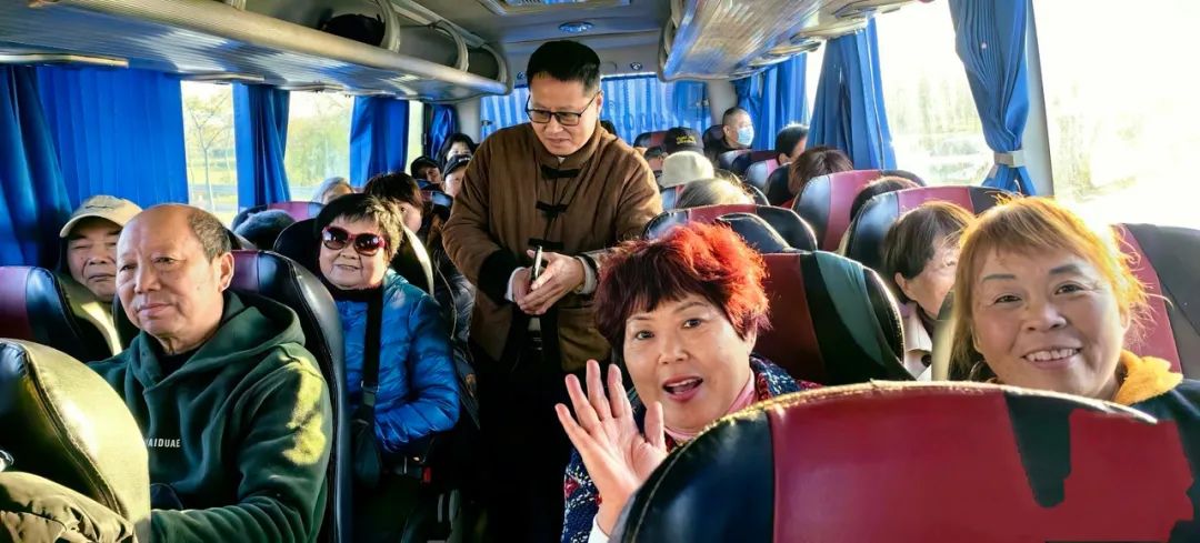 银发研学游爆火！如何打造中老年人的第二课堂？