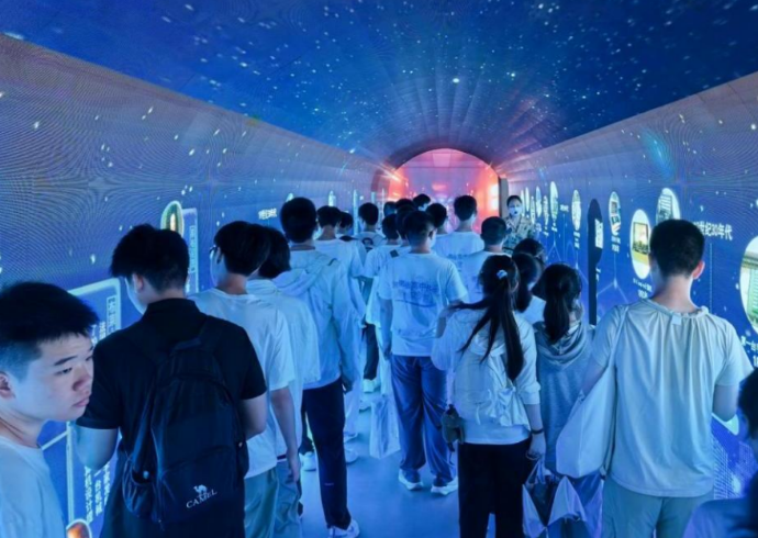 这些河南高校实验室,迎来了一批“小小研究员”…… 图片