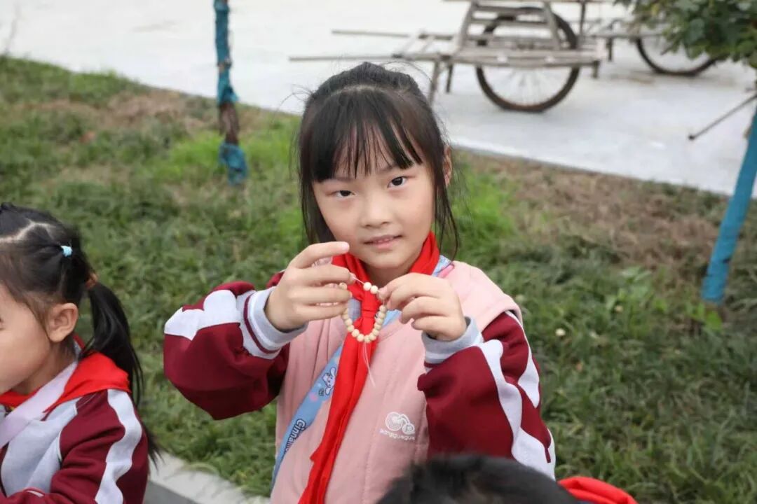 【全环境立德树人】传承红色文化,体验非遗之美——宁阳县第三小学文庙小学教育集团二年级秋季研学实践活动 c0a380e00f0394e31e16c1ef43470767.jpg