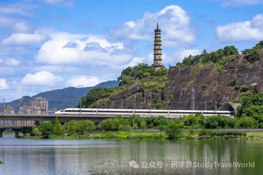 铁路正在更主动地进入研学场景,“研学专列” 被明确提出 铁路正在更主动地进入研学场景,“研学专列” 被明确提出