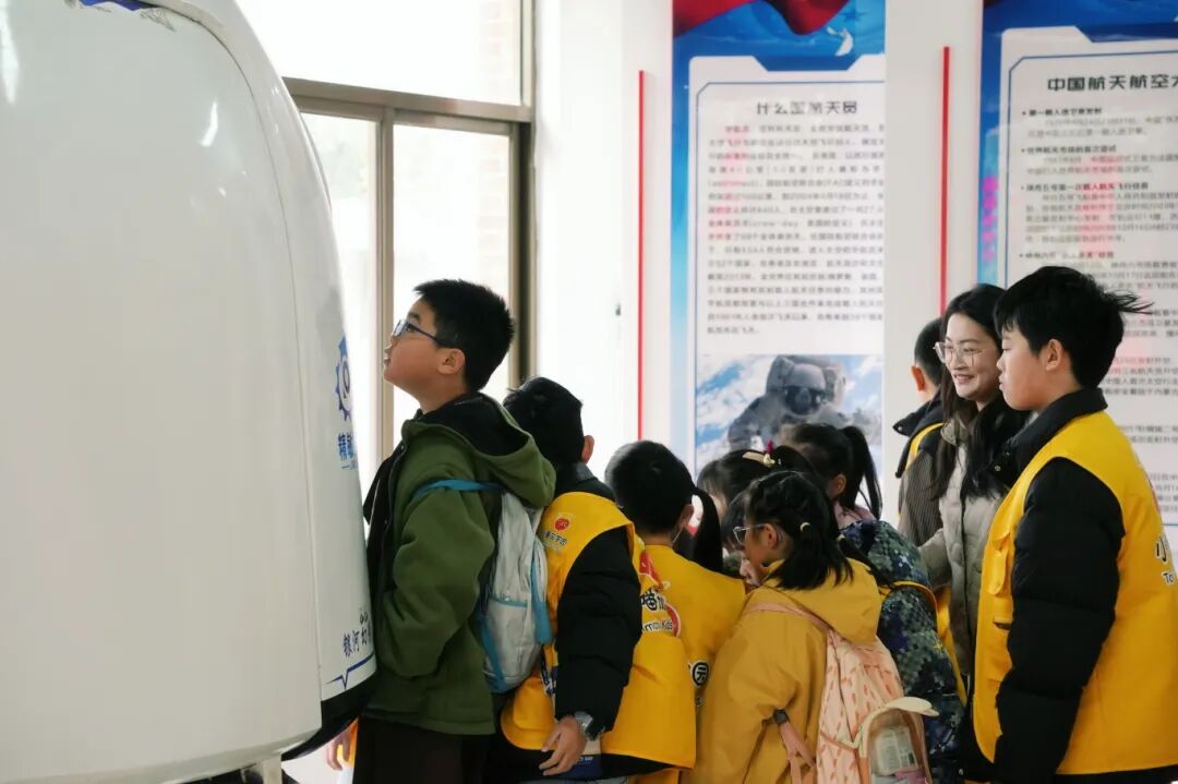 把课堂搬到田野间:周店村的童心研学之旅收获满筐 把课堂搬到田野间:周店村的童心研学之旅收获满筐