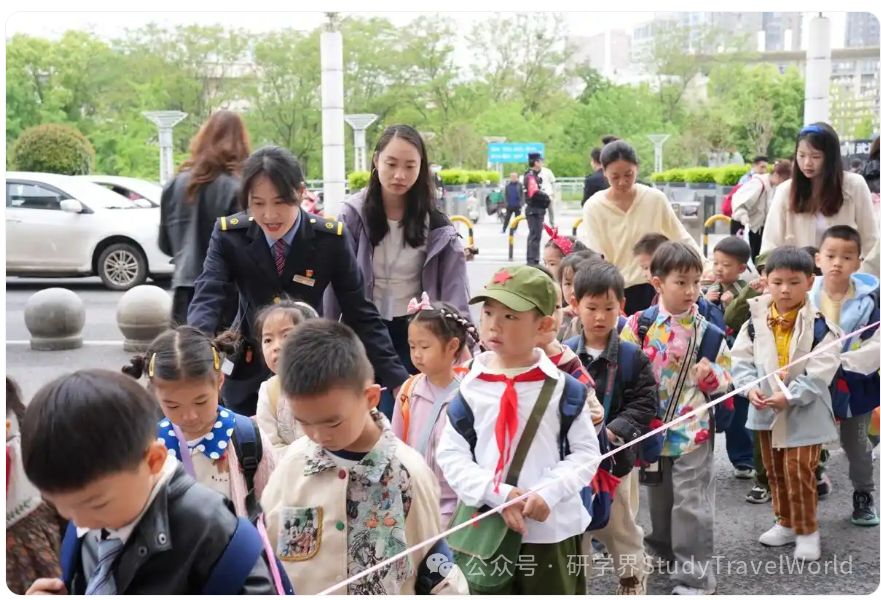 950 名萌娃组团！武汉这趟环线火车研学火出圈了