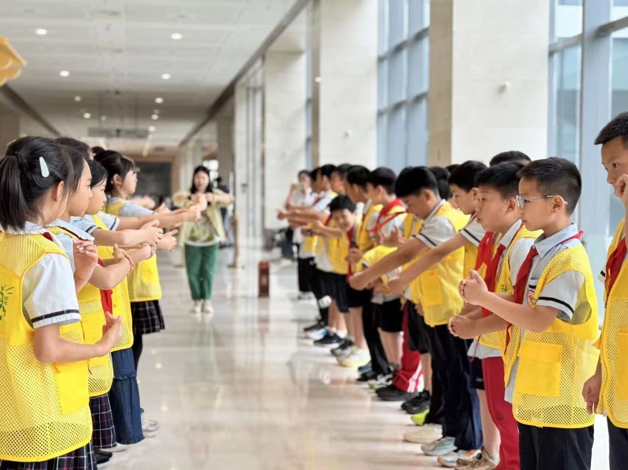 “少年文化行 艺起游辽宁”——“以球为媒，穿越千年赴东北超之约”主题研学活动圆满收官